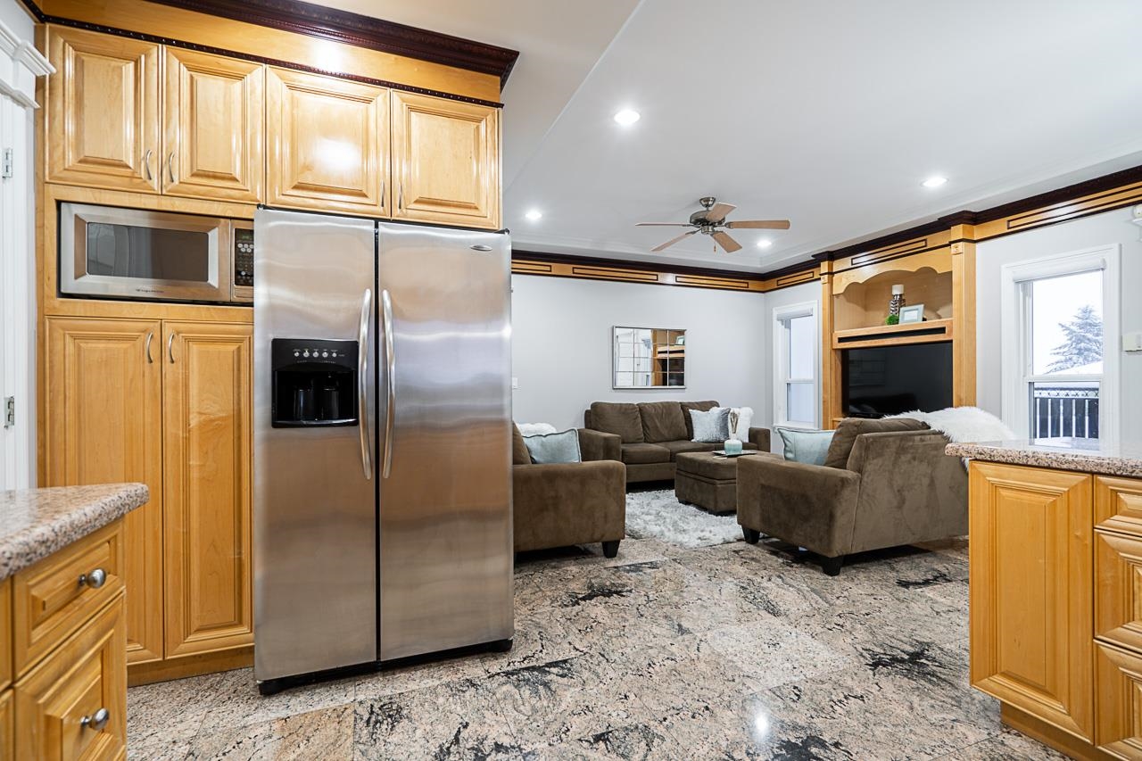 7529 Davies Street, Burnaby 14