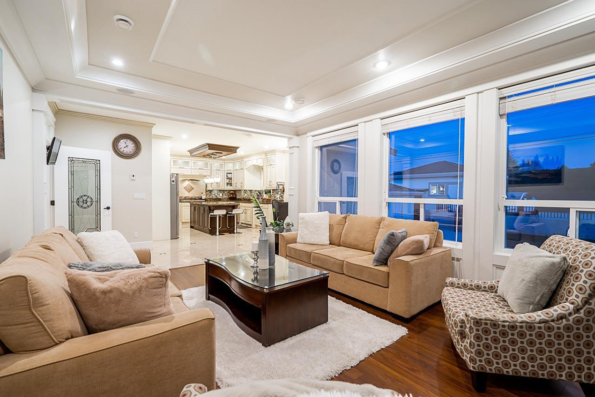 8768 Armstrong Avenue, Burnaby 14