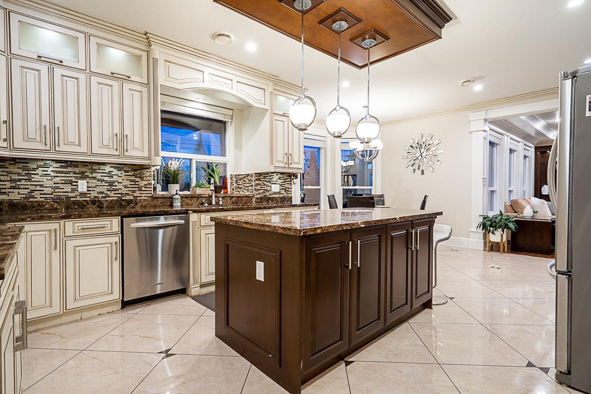 8768 Armstrong Avenue, Burnaby 18