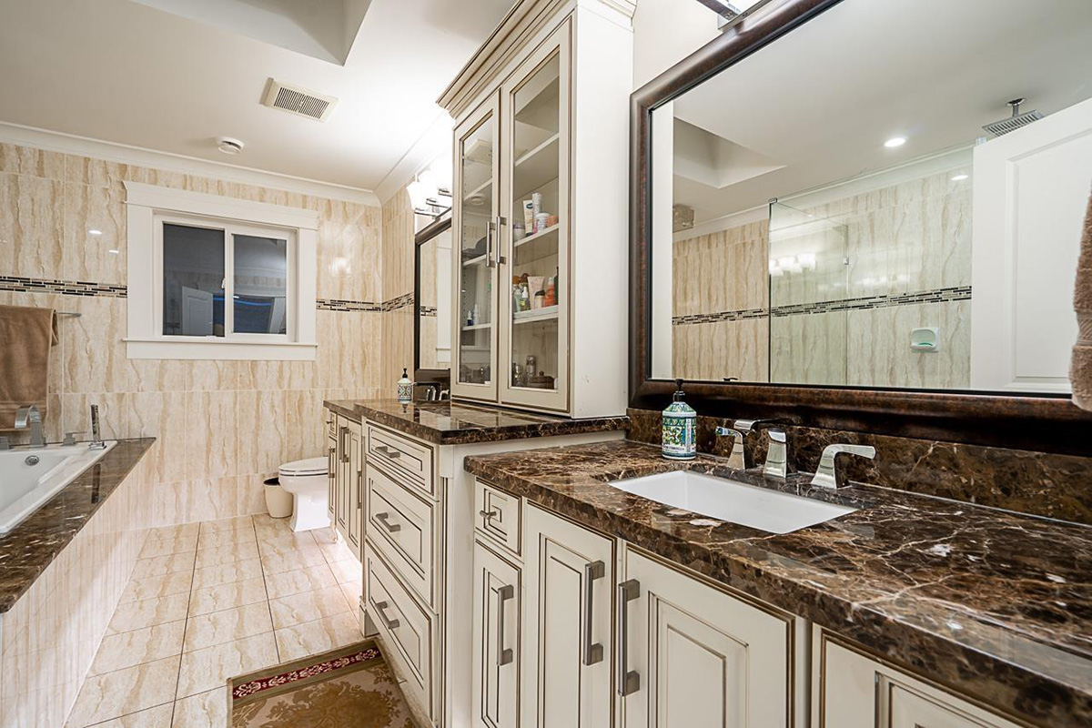 8768 Armstrong Avenue, Burnaby 24