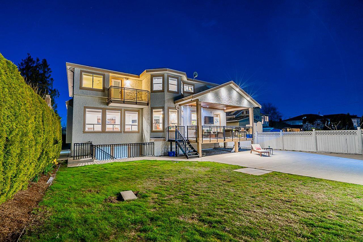 8768 Armstrong Avenue, Burnaby 38