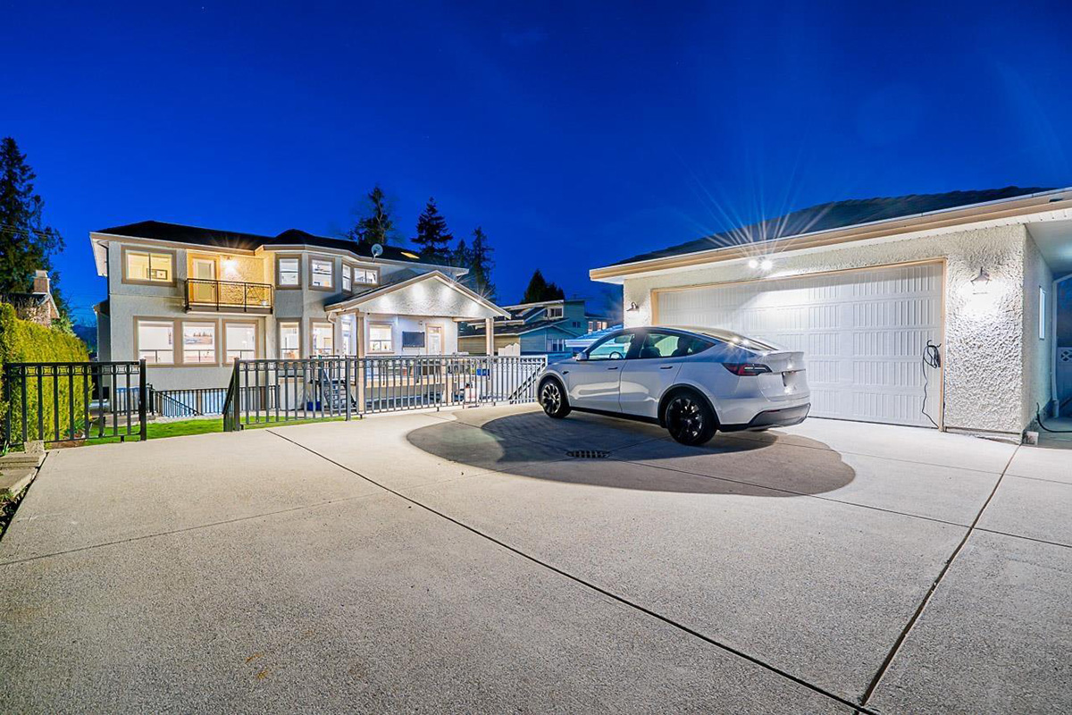 8768 Armstrong Avenue, Burnaby 39