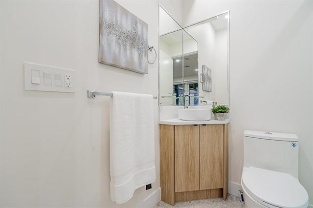 2972 VENABLES STREET VANCOUVER 12