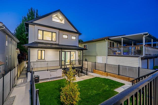 2972 VENABLES STREET VANCOUVER 30