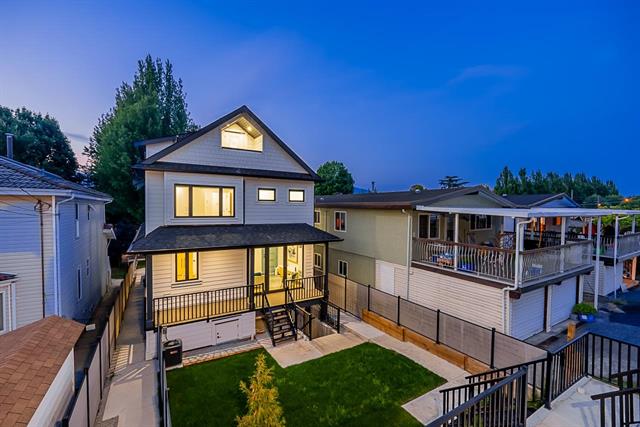 2972 VENABLES STREET VANCOUVER 32
