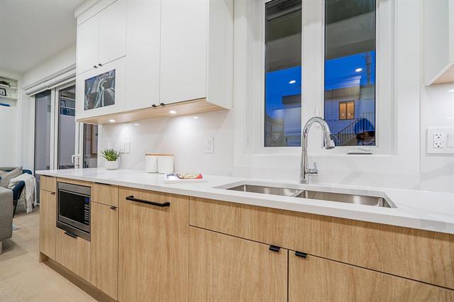 2972 VENABLES STREET VANCOUVER 10