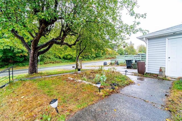 8290 18th Ave, Burnaby 34