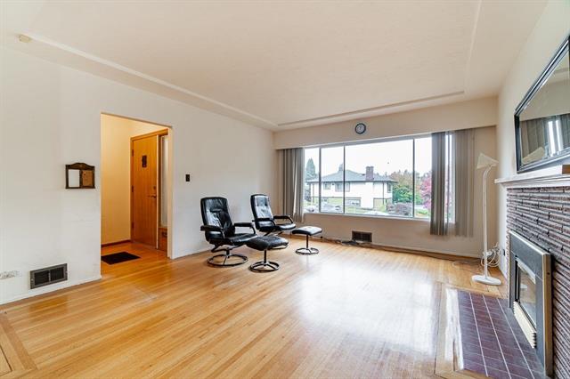 8290 18th Ave, Burnaby 5