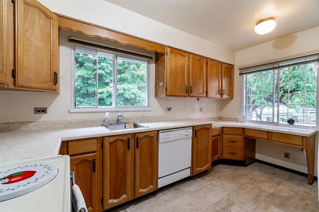 8290 18th Ave, Burnaby 9