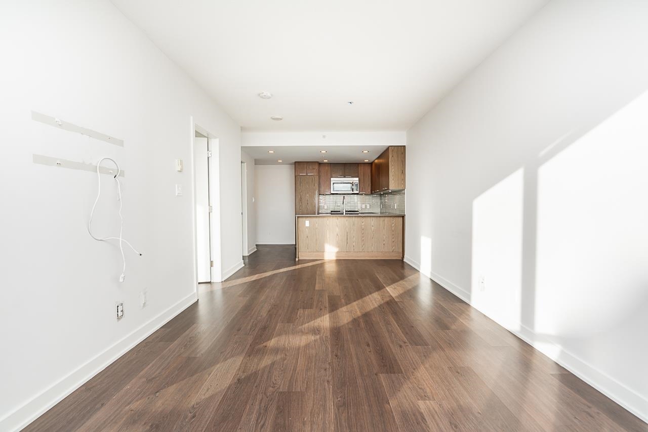 3506 2975 ATLANTIC AVENUE, Coquitlam 10