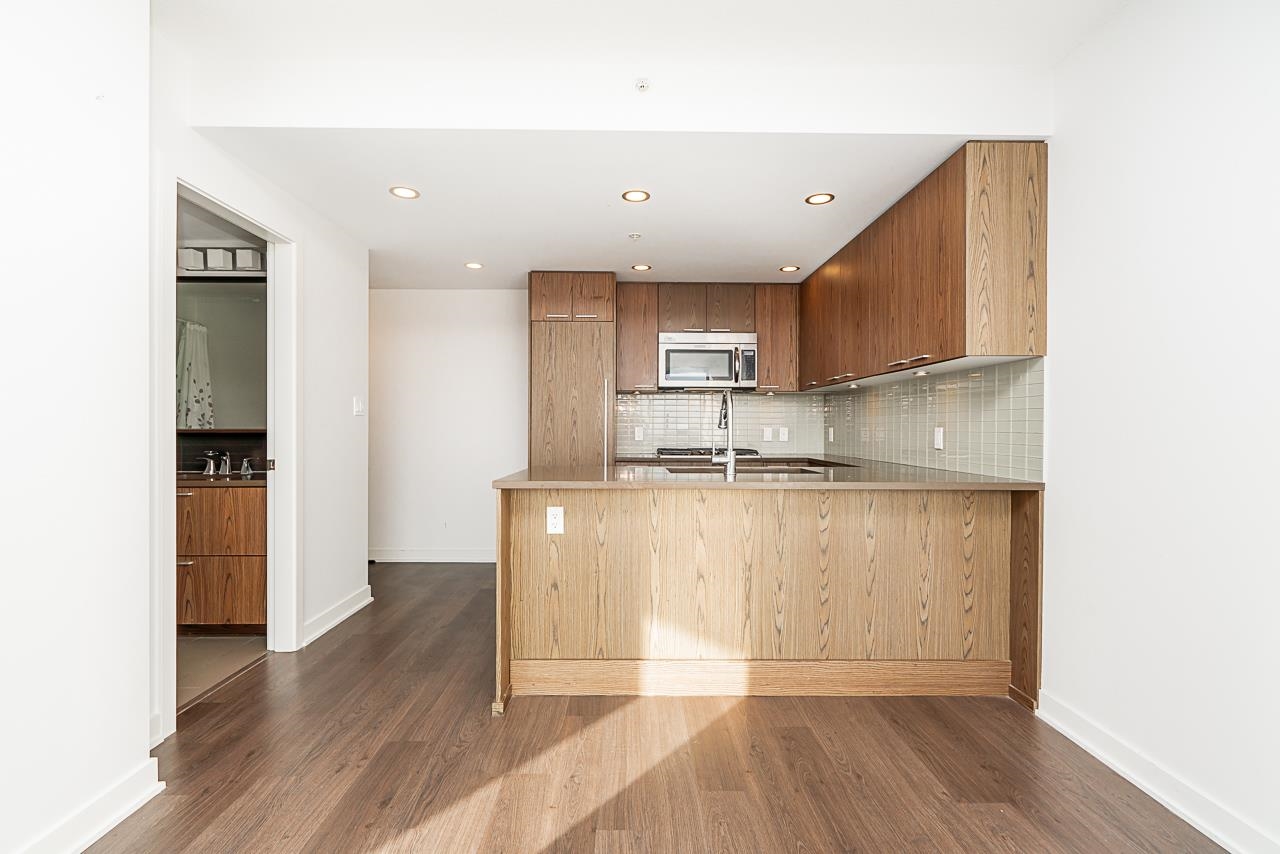 3506 2975 ATLANTIC AVENUE, Coquitlam 11