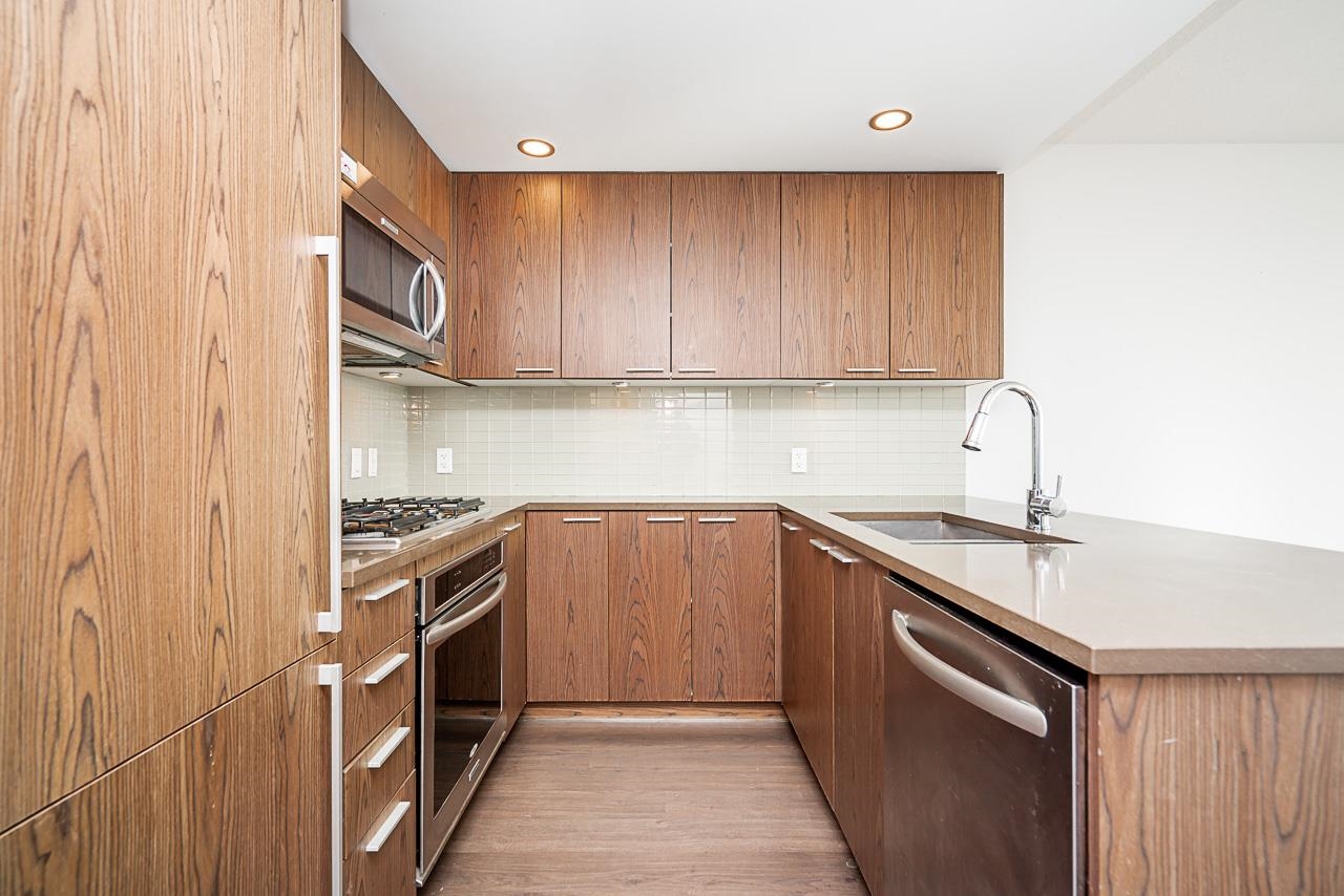 3506 2975 ATLANTIC AVENUE, Coquitlam 12