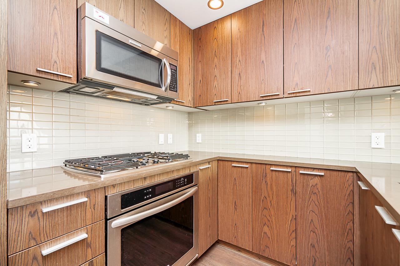 3506 2975 ATLANTIC AVENUE, Coquitlam 13