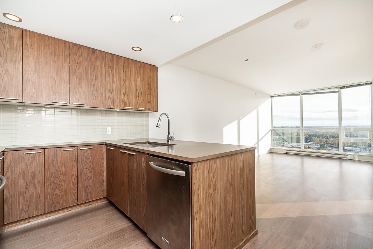 3506 2975 ATLANTIC AVENUE, Coquitlam 7