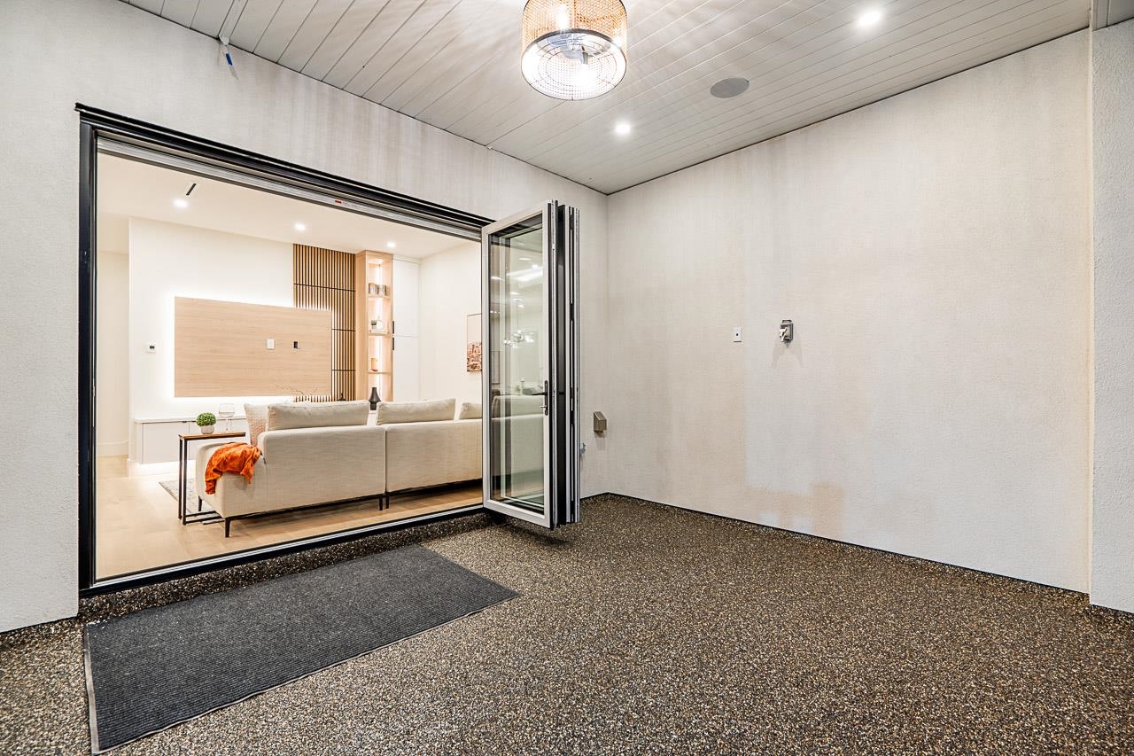 8386 14TH AVENUE 15